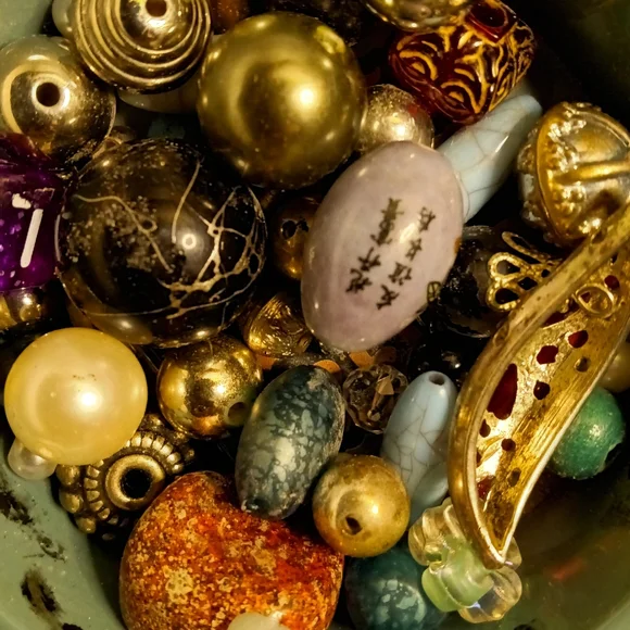 Jewlery Makers Alert - Picture 1 of 8